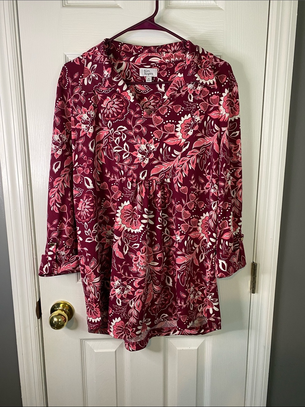 Kim Roger’s Burgundy Floral V-Neck Tunic Size Medium.